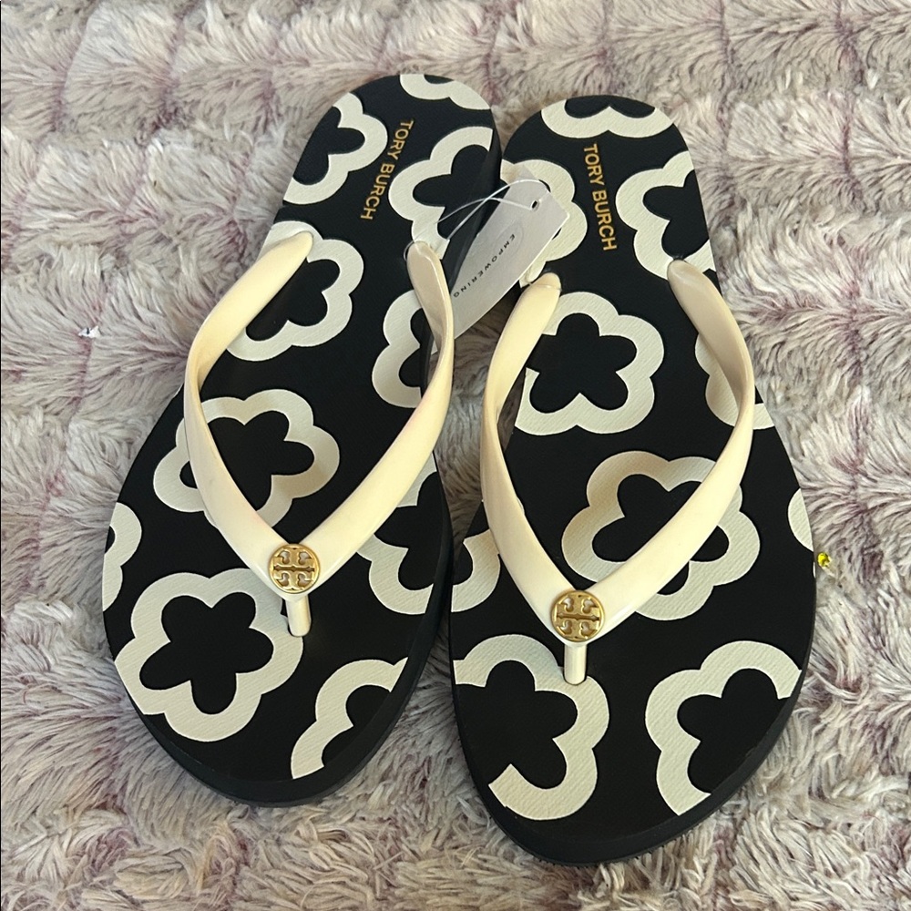 Tory Burch Black and Cream Floral Sandals size 6. New - Picture 5 of 6